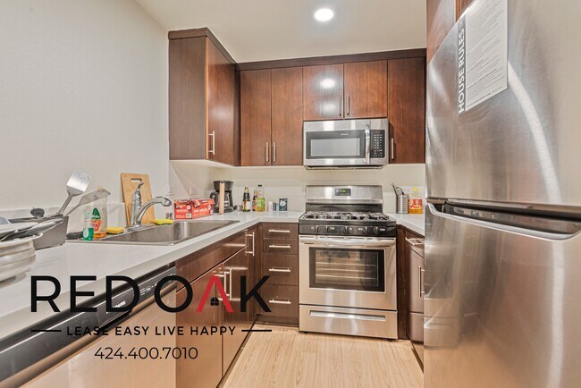 Building Photo - 7810 Topanga Canyon Blvd