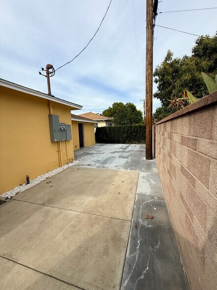 Building Photo - 9136 Clancey Ave