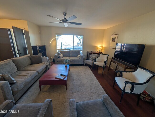 Building Photo - 4909 E Presidio Rd