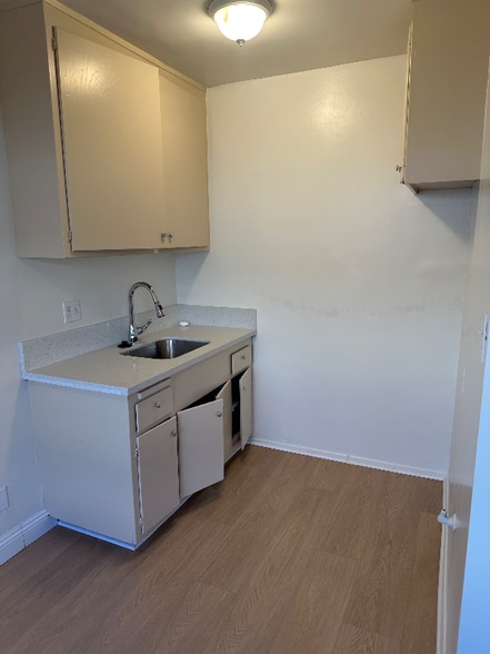 Building Photo - 11914 Downey Ave