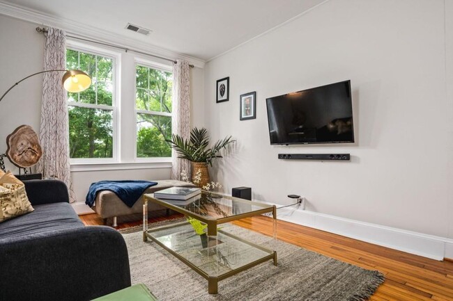 Building Photo - 2840 Peachtree Rd