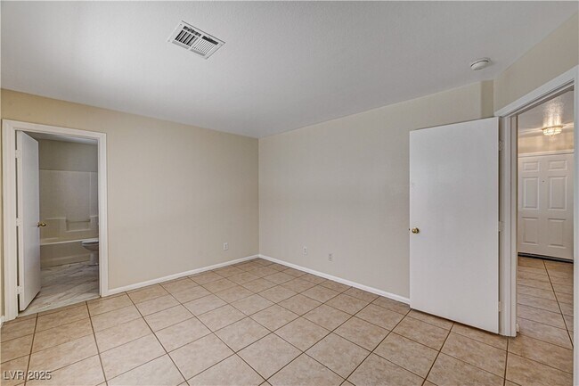 Building Photo - 6369 Bushkill Creek Ct
