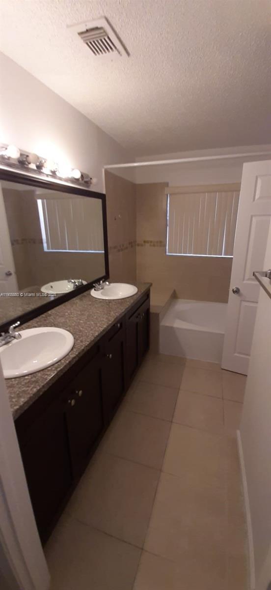 Building Photo - 9912 SW 147th Pl