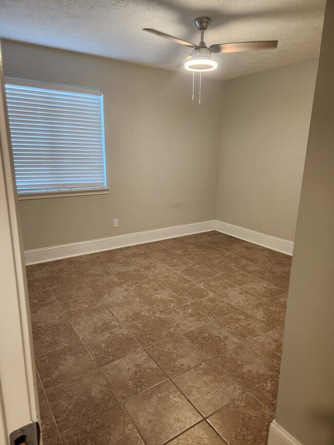 Bedroom - 2510 W 9th St