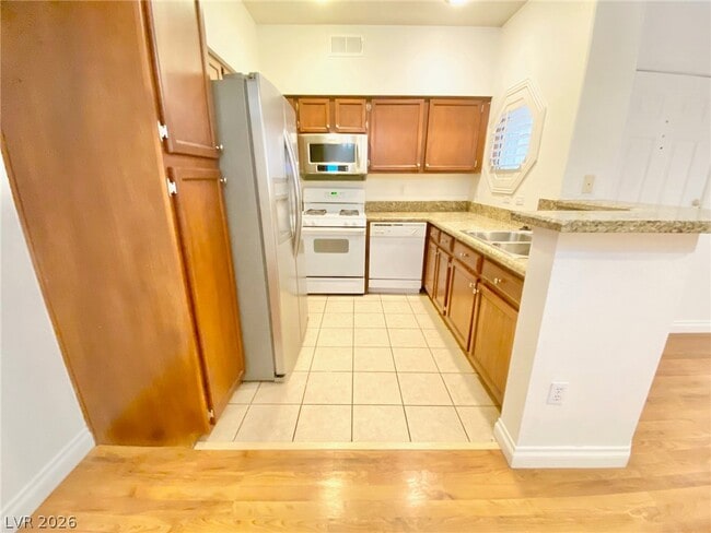 Building Photo - 5415 W Harmon Ave