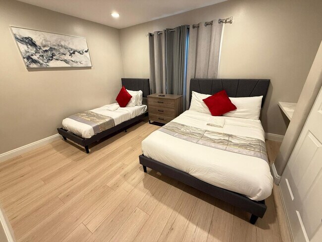 Building Photo - 6168 Cumberland St