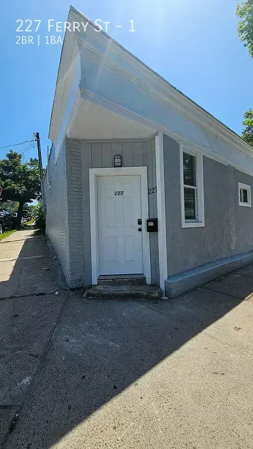 Building Photo - 227 Ferry St