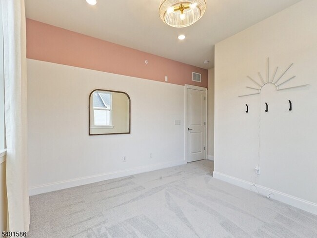 Building Photo - 715 Parker Blvd