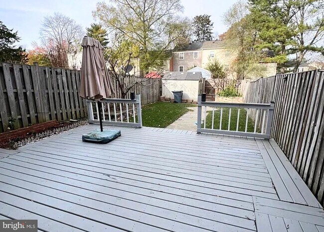 Building Photo - 10108 Sabin Dr