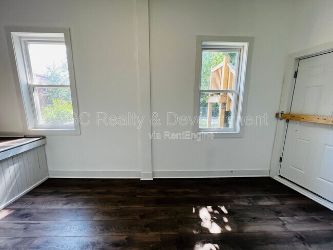 Building Photo - 6401 S Eberhart Ave