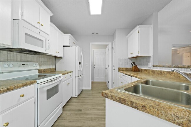 Building Photo - 169 Fontenot Dr