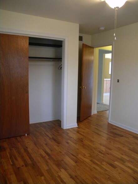 Large Bedroom - 2110 park lane