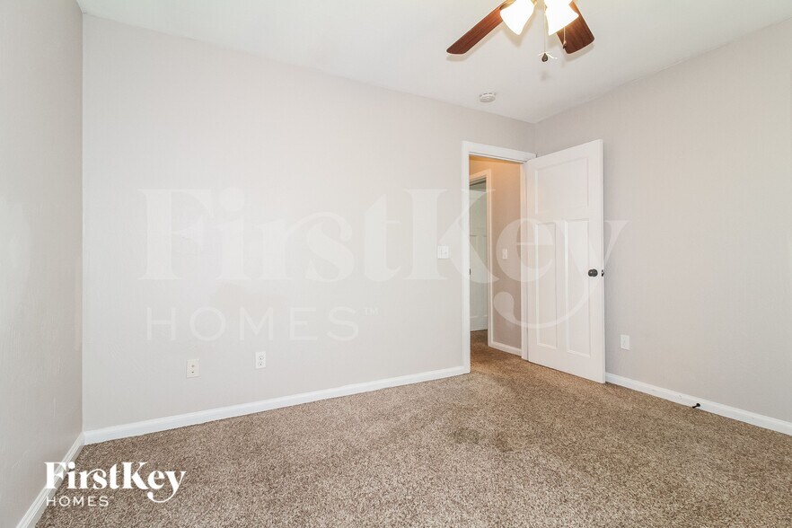 Building Photo - 304 SW 171st St