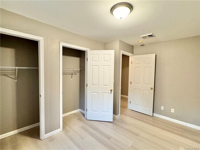 Building Photo - 18 Old Little Britain Rd