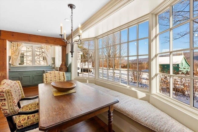 Building Photo - 3436 Main St