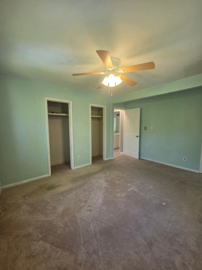 Building Photo - $2,300 - 4 Bedroom 2.5 Bathroom Unfurnished House in Forest Hills