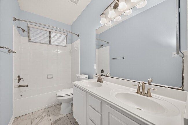 Building Photo - 21610 Avalon Queen Dr
