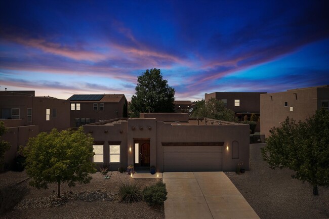 Building Photo - Single Story Beauty | Large Yard | 3 Bedro...