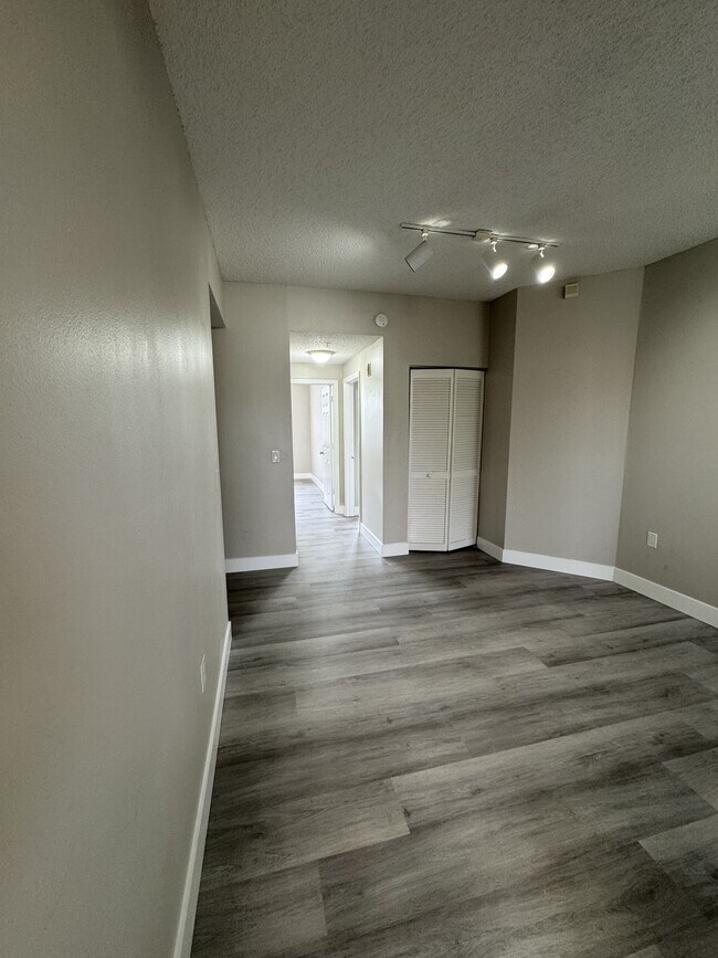 Building Photo - 10825 Windsor Walk Dr