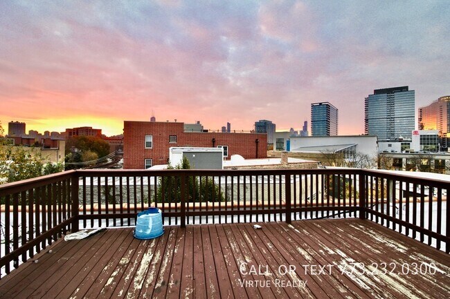 Building Photo - 1645 N Clybourn Ave