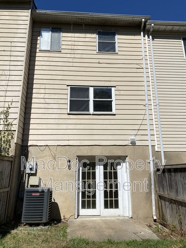 Building Photo - 813 Sledgehammer Dr