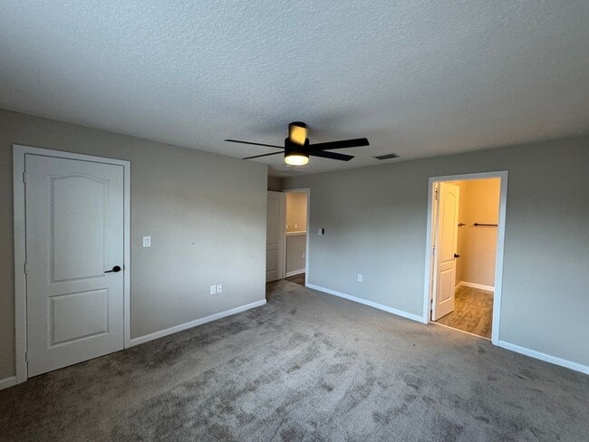 Building Photo - 3 BD/2.5 BA Home, Modern Elegance Meets Ev...