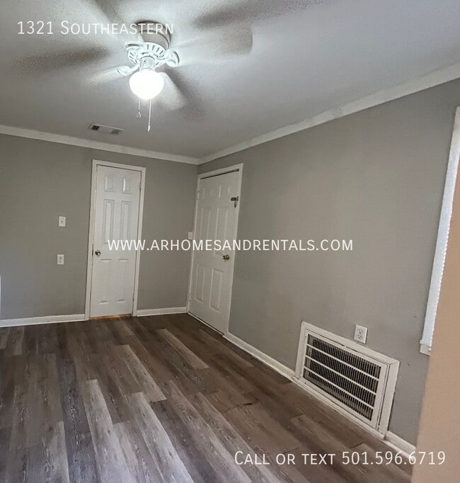 Building Photo - 1321 Southeastern-