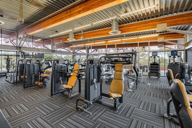 Building Photo - 3983 E Cat Balue Dr