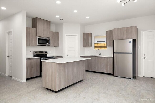 Building Photo - 402 N Alexandrite Ave
