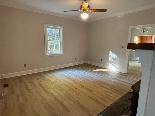 Building Photo - 1 bedroom, 1 bathroom Single Family Home in Easley Near Downtown Greenville