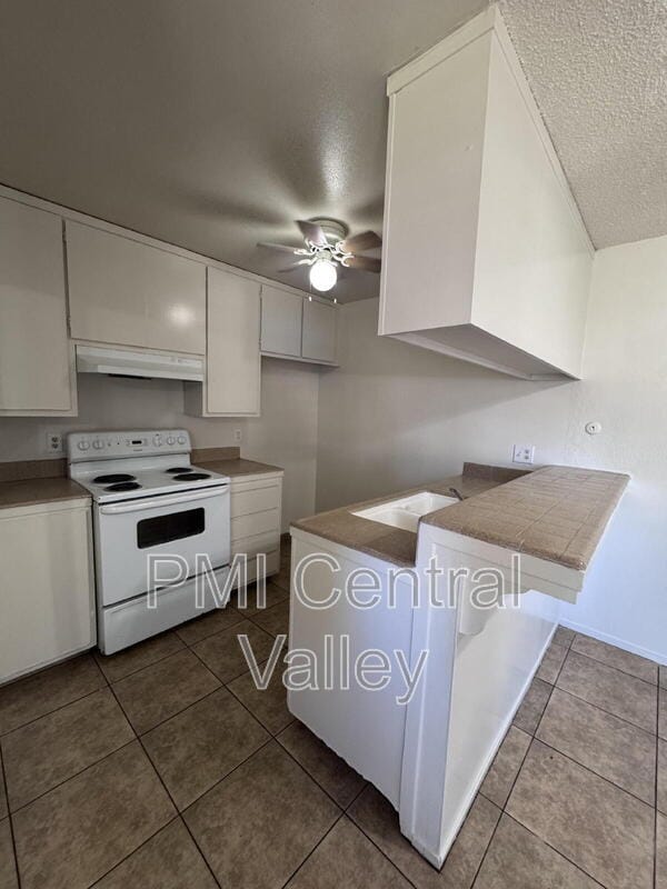 Building Photo - 4479 La Cresta Way