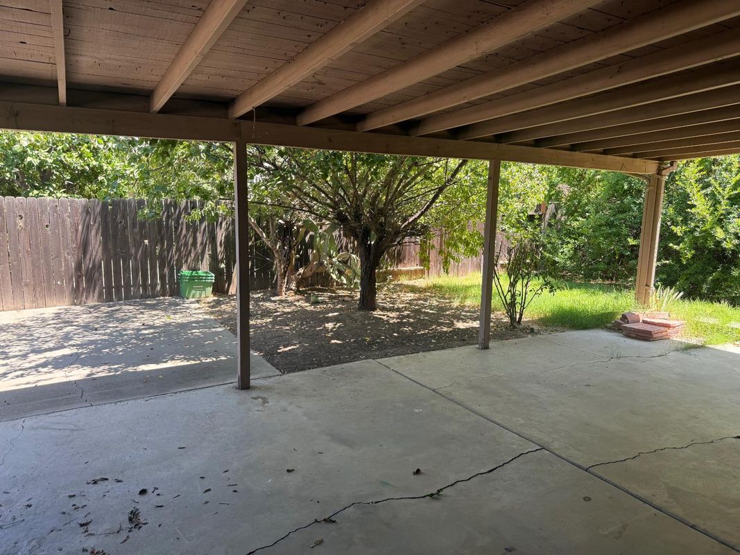 Building Photo - 1731 Miramonte Ct