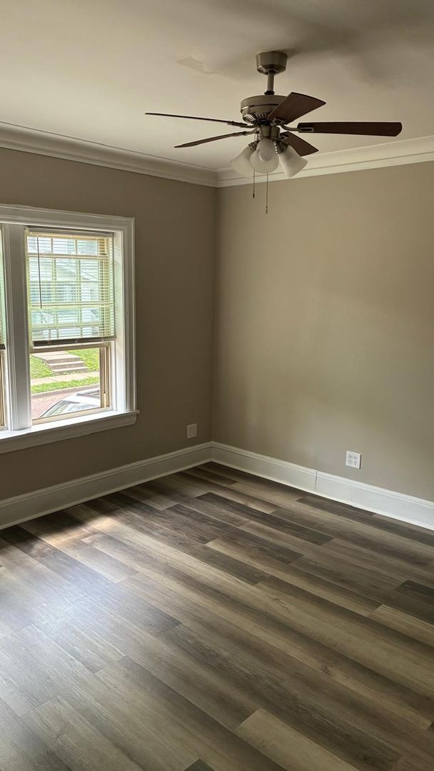 Building Photo - 111 Hollinger Ave