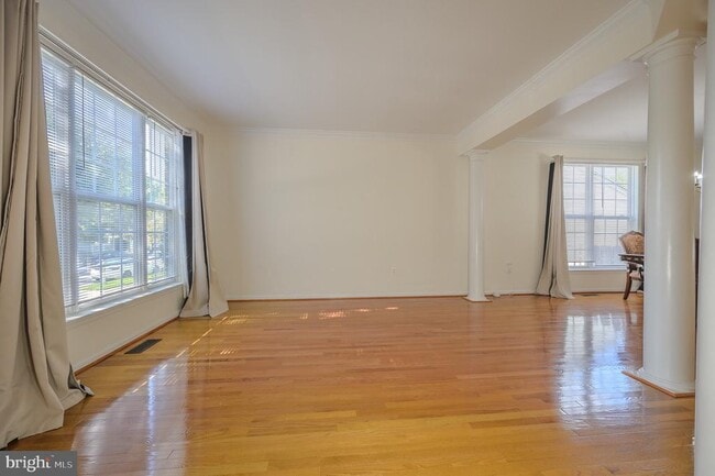 Building Photo - 8324 Tenbrook Dr