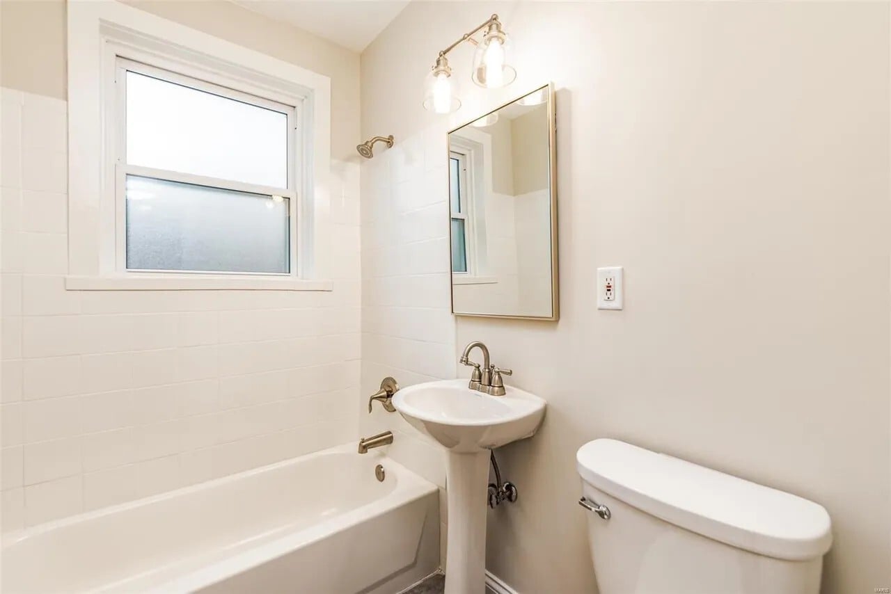 bathroom - 7136 Amherst Ave