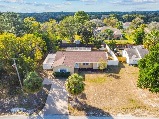 Building Photo - ***PRIVATE HEATED POOL*** Beautiful, Fully-Furnished 3-Bedroom Home Available April 1, 2026!   **...