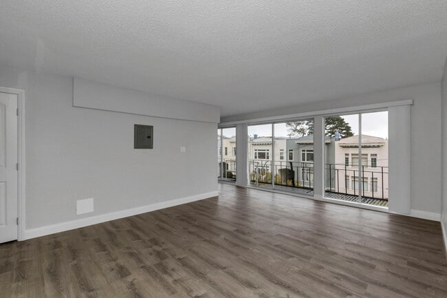 Building Photo - 175 21st Avenue