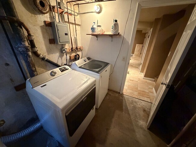 Building Photo - Elegant St. Francis Wood Residence - Available Furnished or Unfurnished