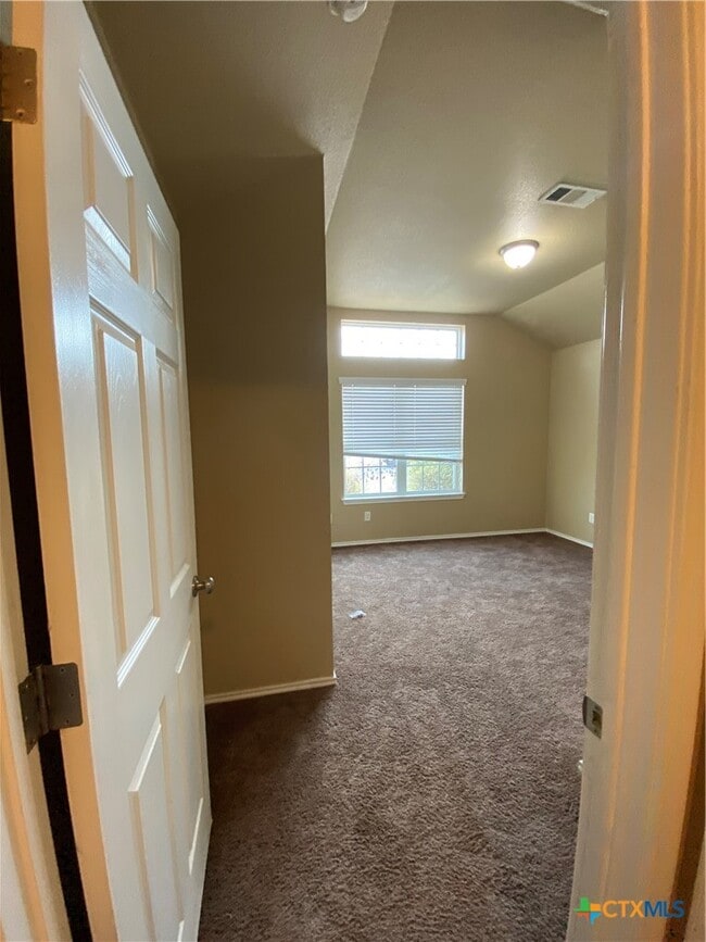 Building Photo - 2101 Golden Eagle Dr