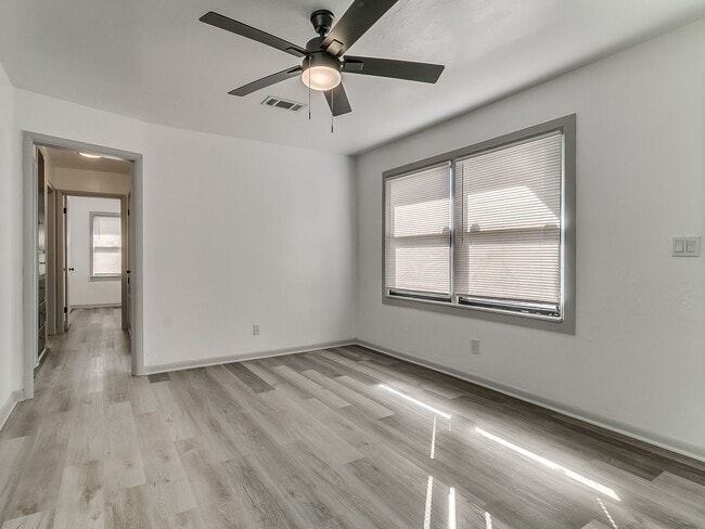 Building Photo - Newly Remodeled 3 Bedroom Home