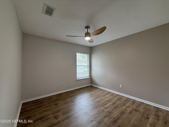 Building Photo - 1319 N Kyle Way