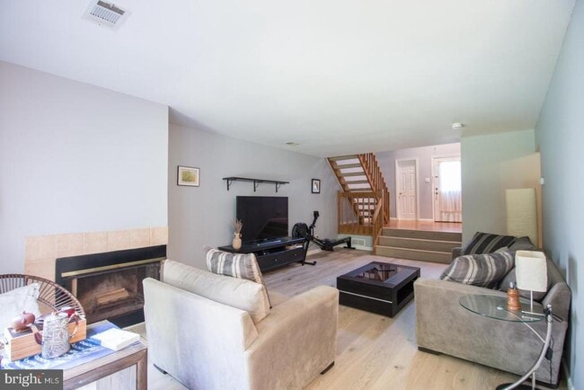 Primary Photo - 15 Andover Cir