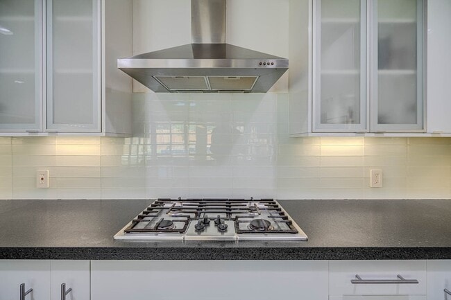 Building Photo - 12458 Woodthorpe Ln