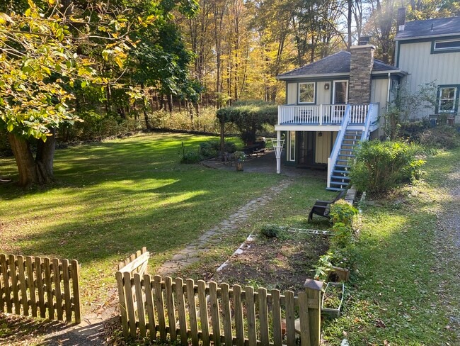 Building Photo - 12 Milham Rd