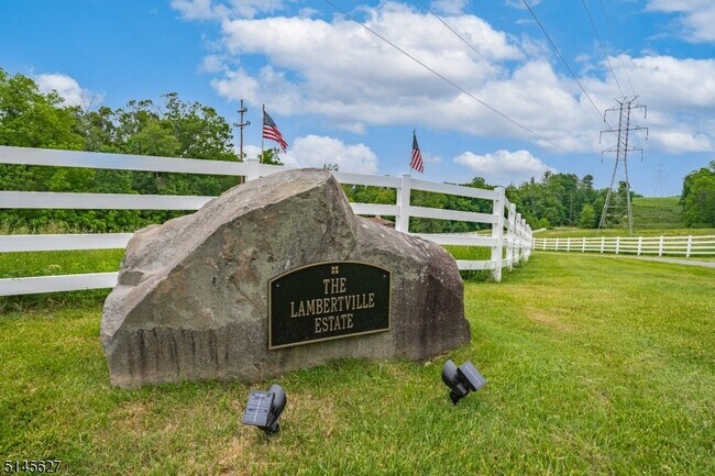 Building Photo - 36 Rocktown Hill Rd