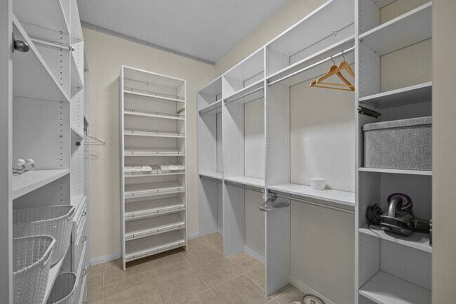 Building Photo - 15830 Rawhide Ln