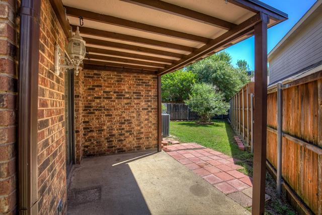Building Photo - 300 Stoneledge Dr