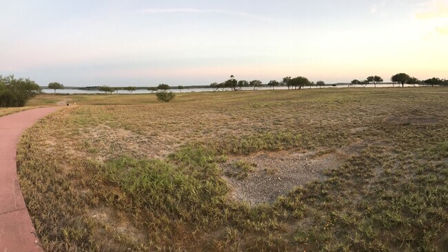 Building Photo - 105 Flathead Lake Dr