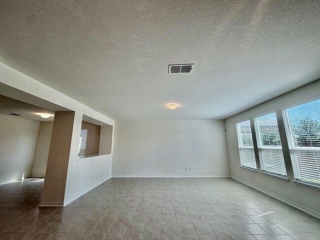 Building Photo - 8014 Canyon Wren Pk
