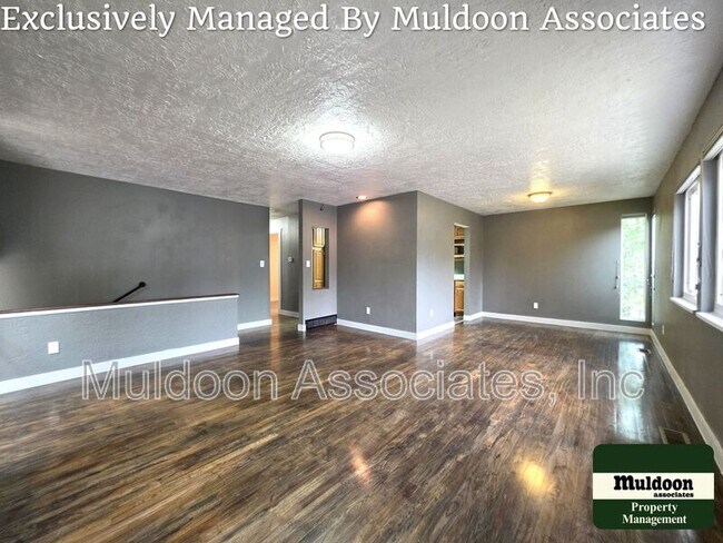 Building Photo - 1450 Luna Vista St